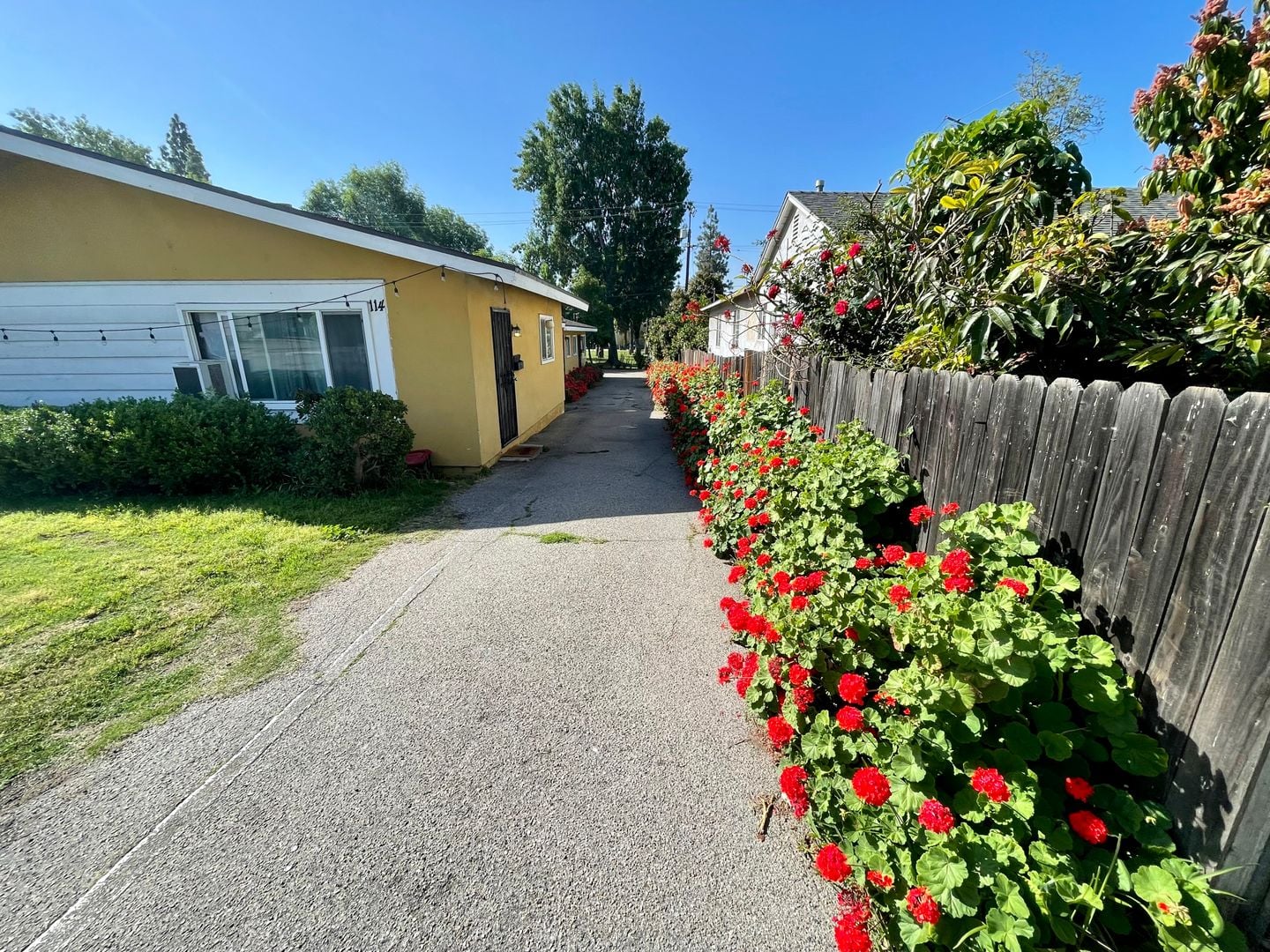 114-118 W 1st Ave - La Habra - California - 1 bed, 1 bath rental property