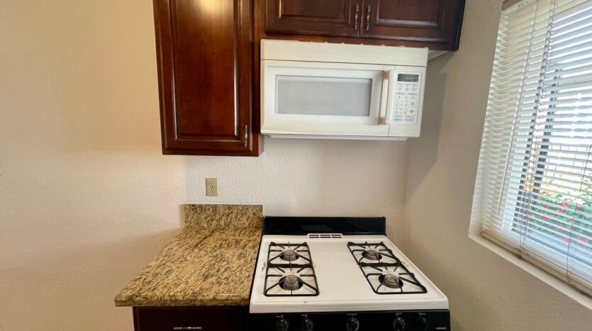 114-118 W 1st Ave - La Habra - California - 1 bed, 1 bath rental property