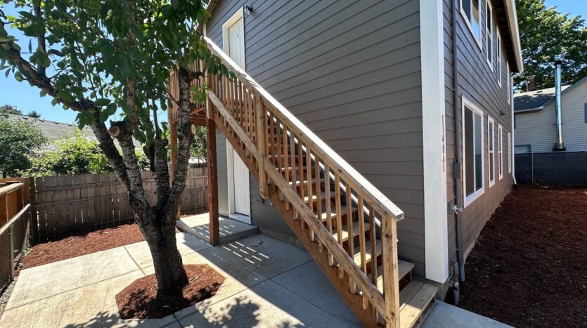 11404 SE Holgate Blvd - B - Portland - Oregon - 2 bed, 1 bath rental property