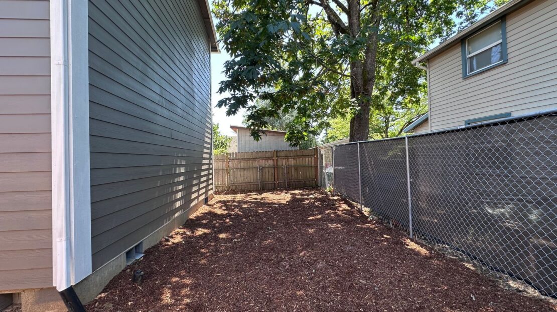 11404 SE Holgate Blvd - B - Portland - Oregon - 2 bed, 1 bath rental property