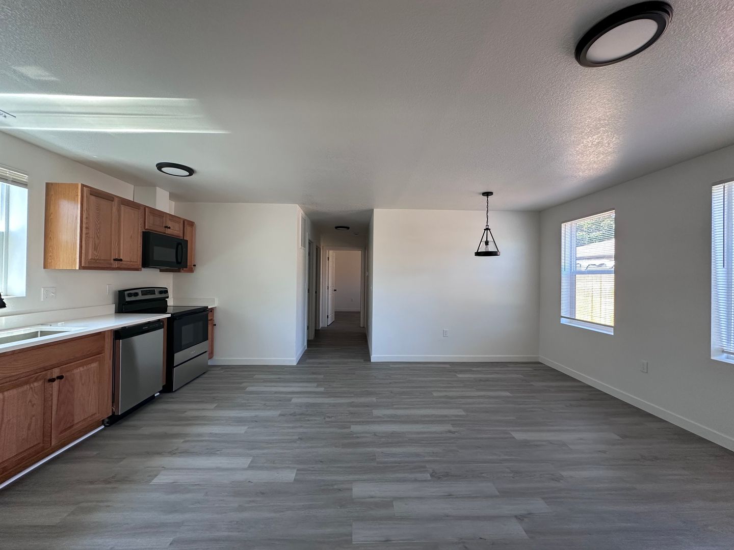 11404 SE Holgate Blvd - B - Portland - Oregon - 2 bed, 1 bath rental property