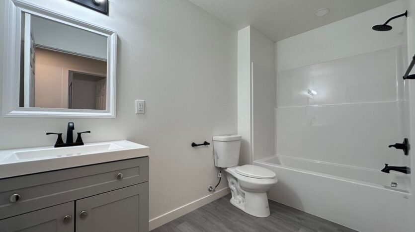 11404 SE Holgate Blvd - B - Portland - Oregon - 2 bed, 1 bath rental property