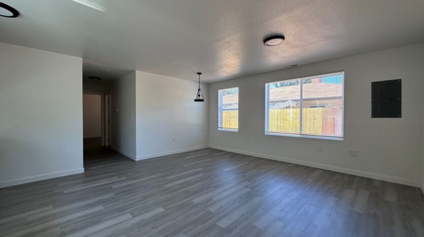 11404 SE Holgate Blvd - B - Portland - Oregon - 2 bed, 1 bath rental property