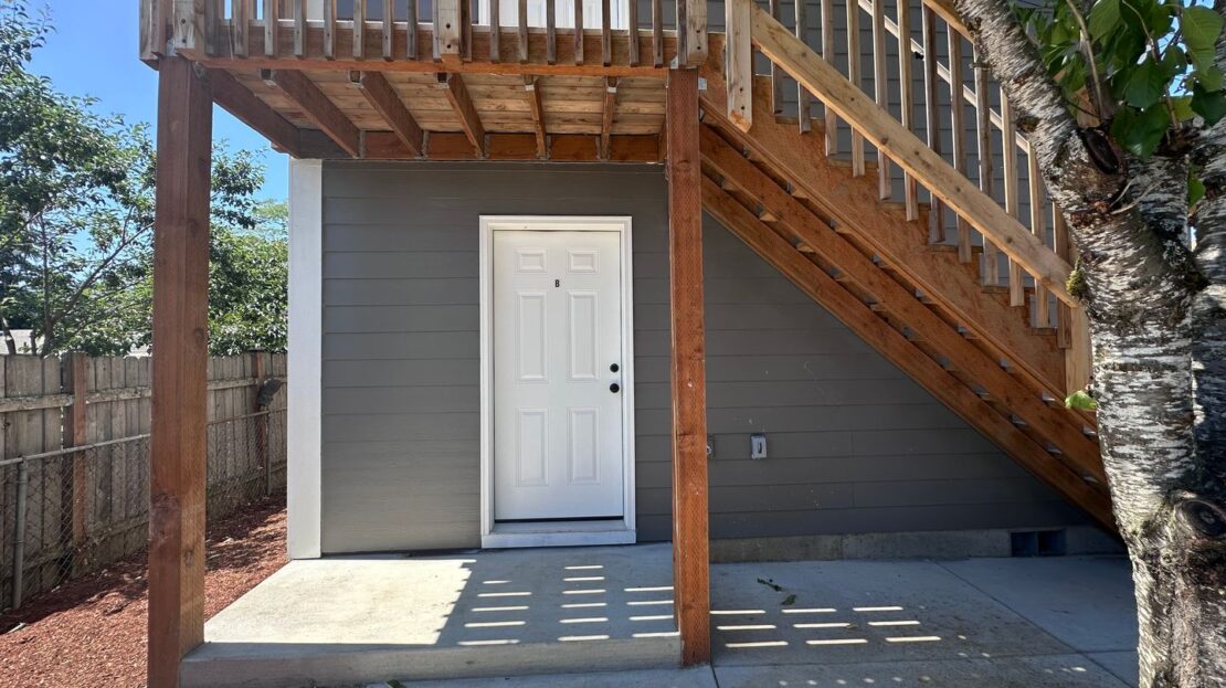 11404 SE Holgate Blvd - B - Portland - Oregon - 2 bed, 1 bath rental property