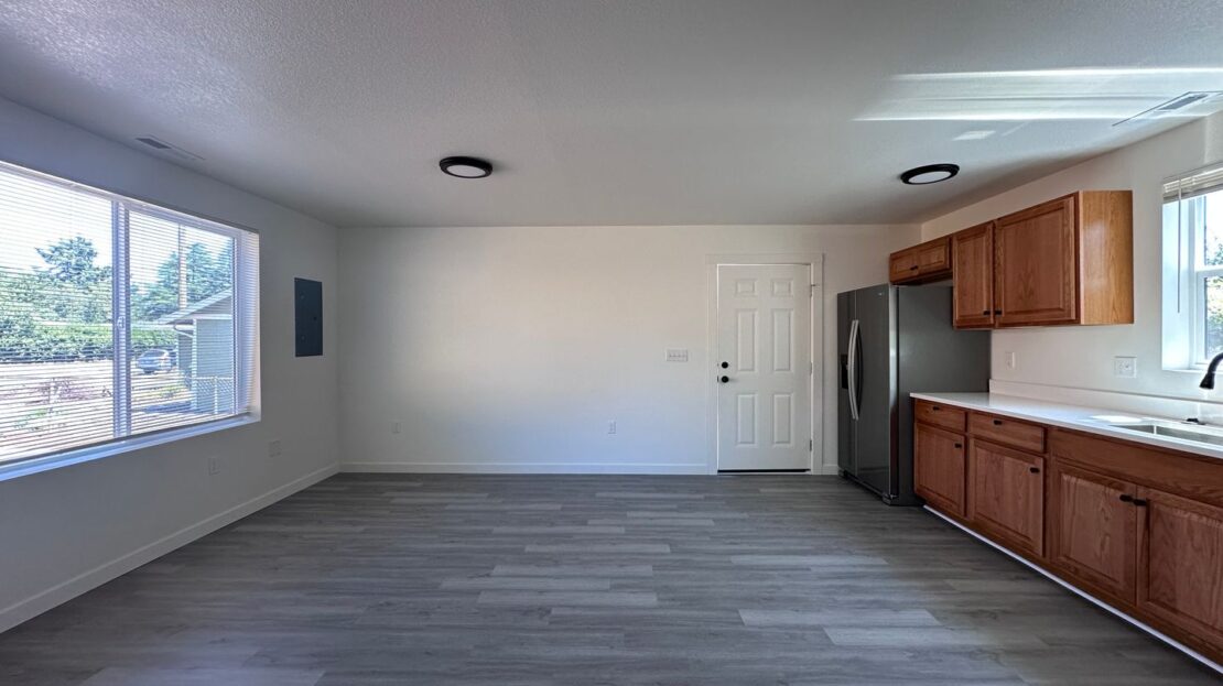 11404 SE Holgate Blvd - C - Portland - Oregon - 2 bed, 1 bath rental property