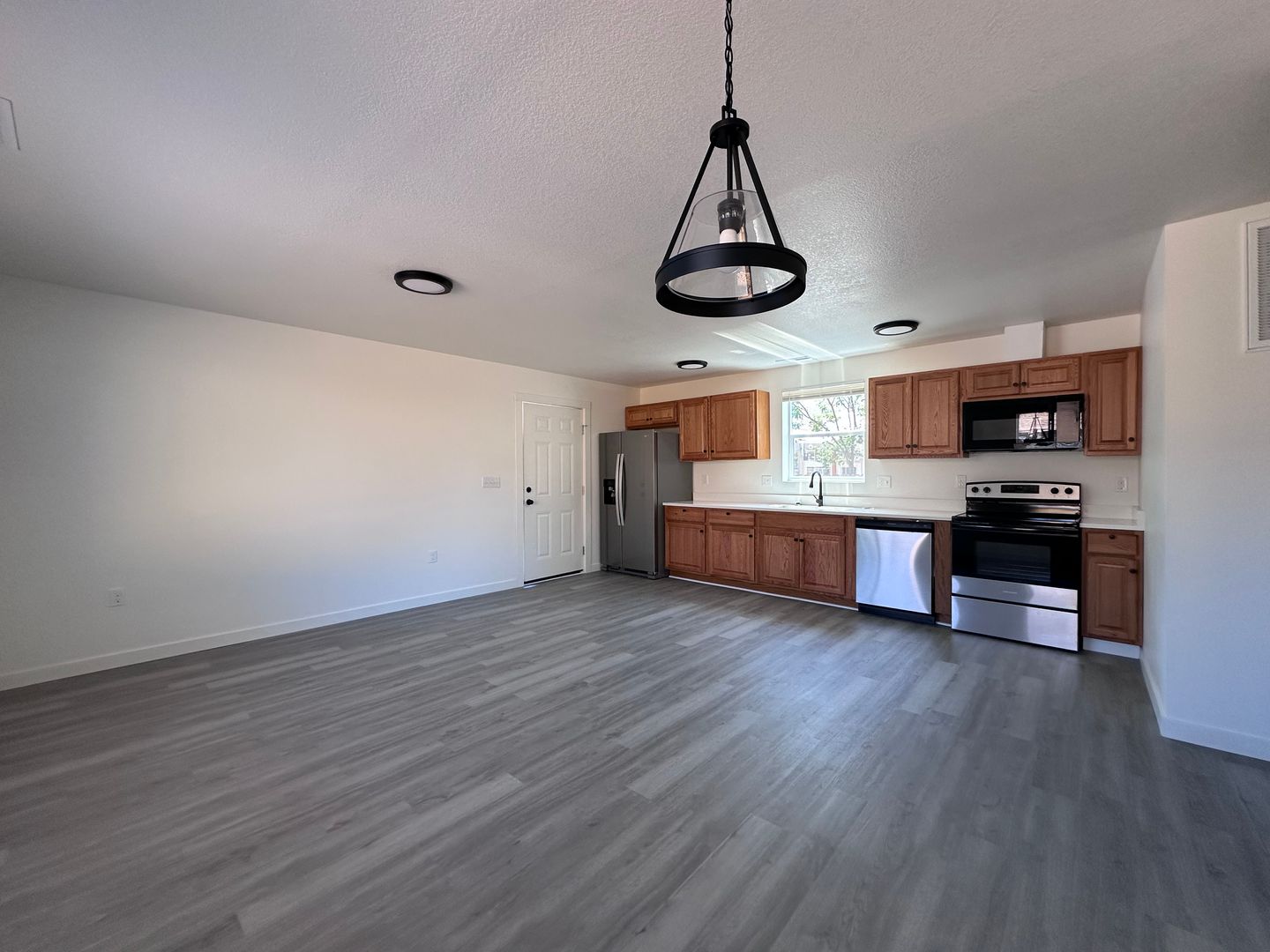 11404 SE Holgate Blvd - C - Portland - Oregon - 2 bed, 1 bath rental property