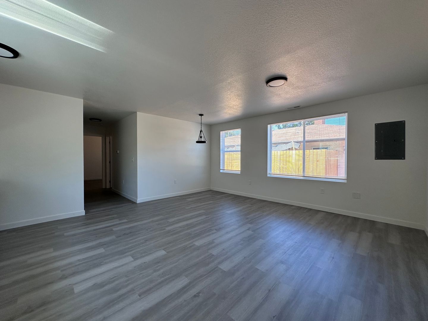 11404 SE Holgate Blvd - C - Portland - Oregon - 2 bed, 1 bath rental property