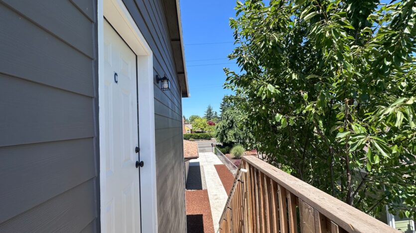 11404 SE Holgate Blvd - C - Portland - Oregon - 2 bed, 1 bath rental property
