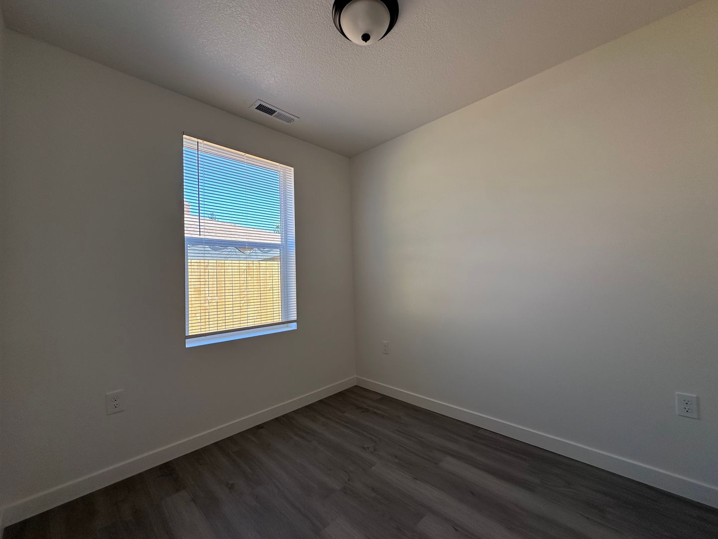 11404 SE Holgate Blvd - C - Portland - Oregon - 2 bed, 1 bath rental property