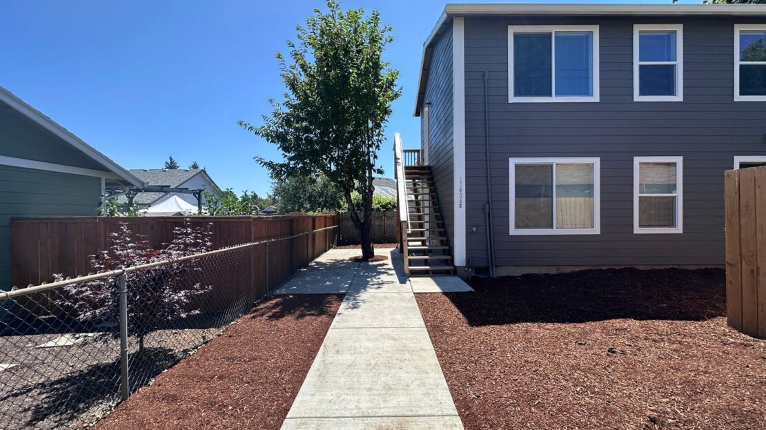 11404 SE Holgate Blvd - C - Portland - Oregon - 2 bed, 1 bath rental property