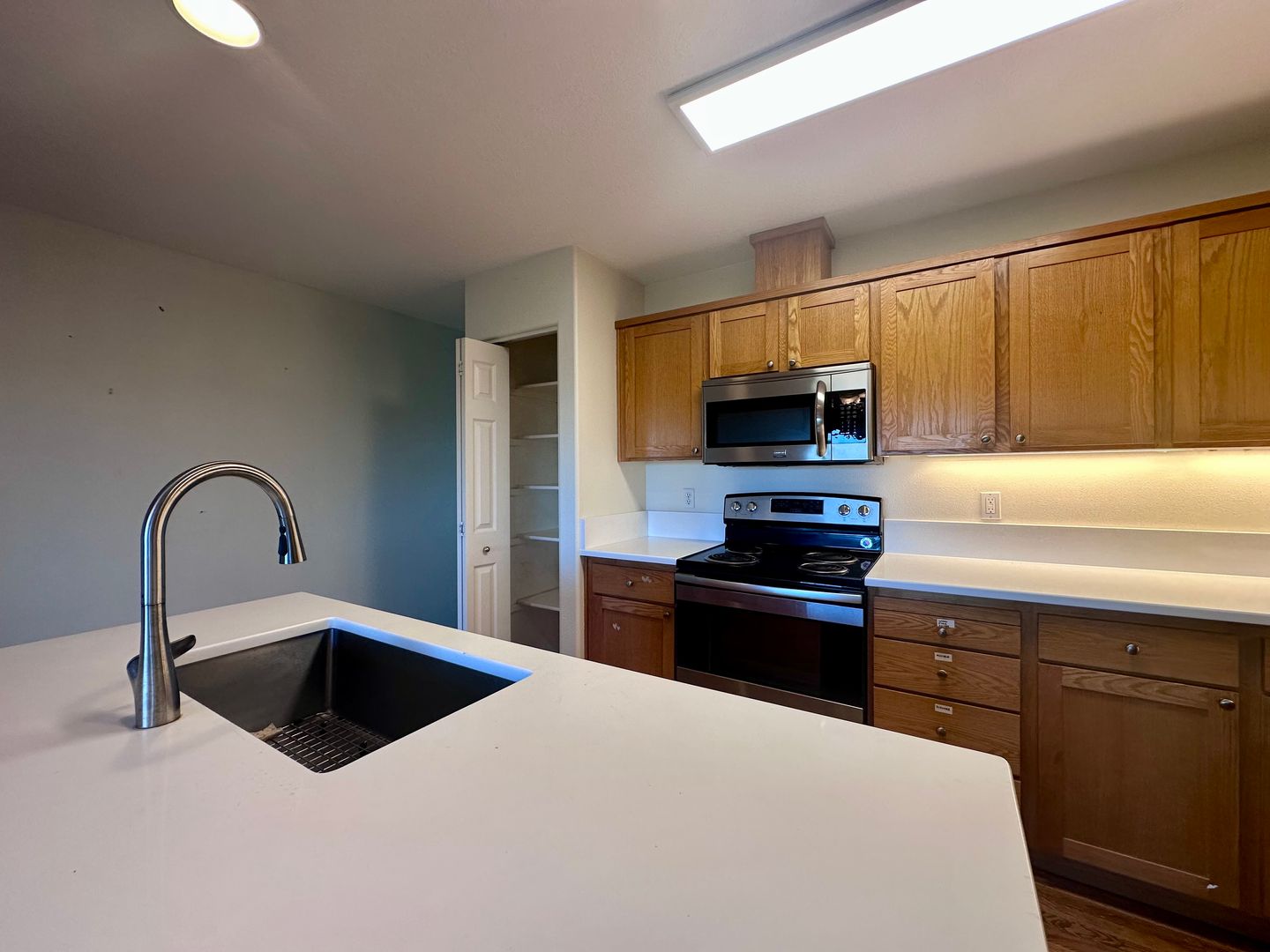 11732 SE Lexington St.   - Portland - Oregon - 3 bed, 2 bath rental property