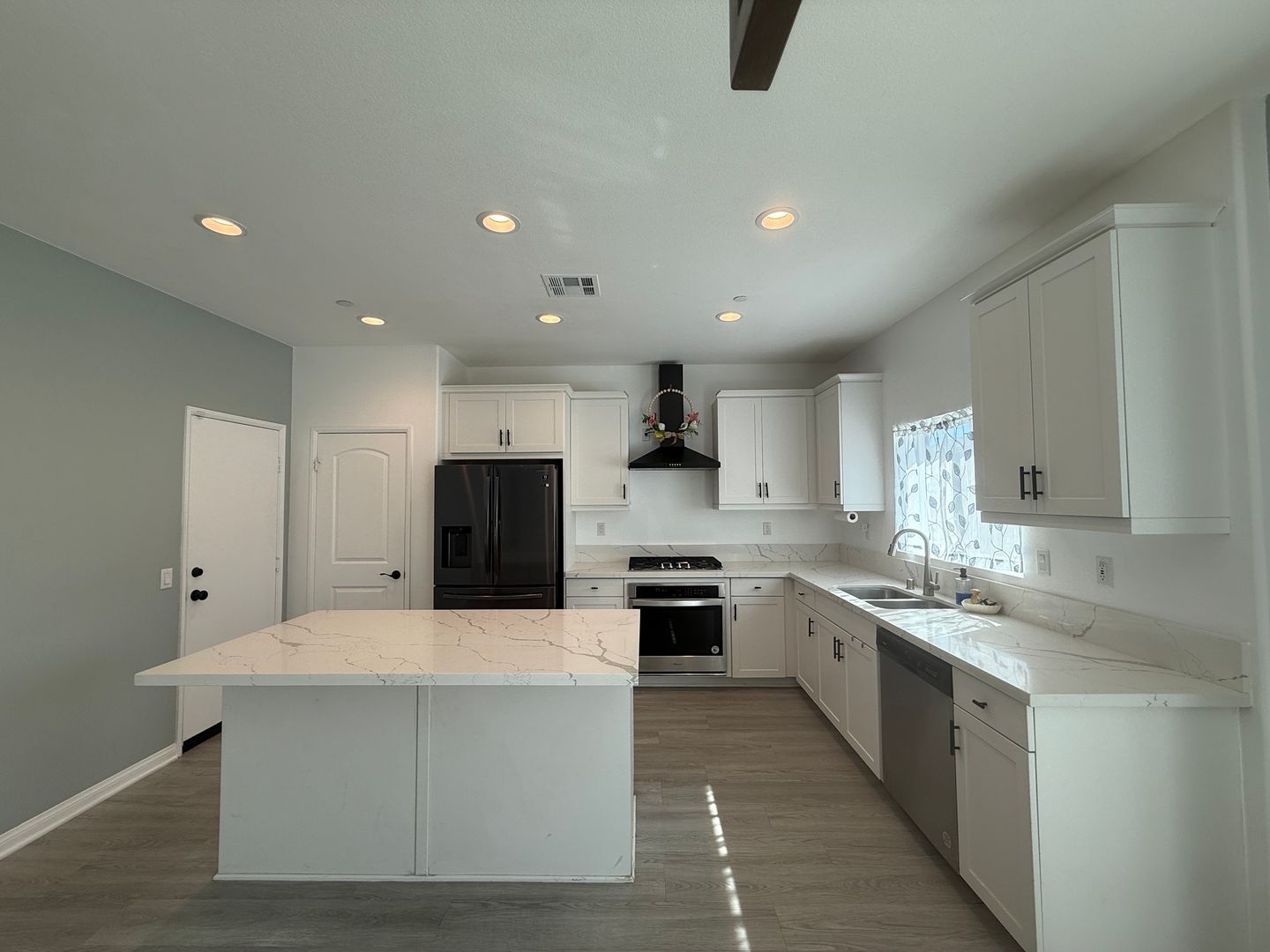 11799 Fresh Meadow Pl. - Victorville - California - 5 bed, 3 bath rental property