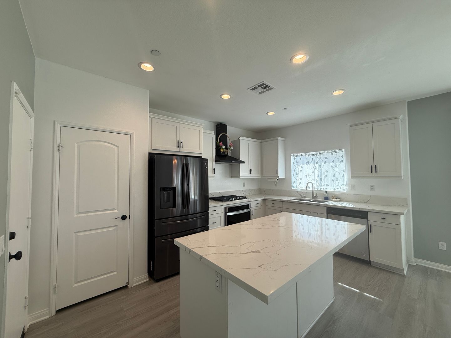 11799 Fresh Meadow Pl. - Victorville - California - 5 bed, 3 bath rental property