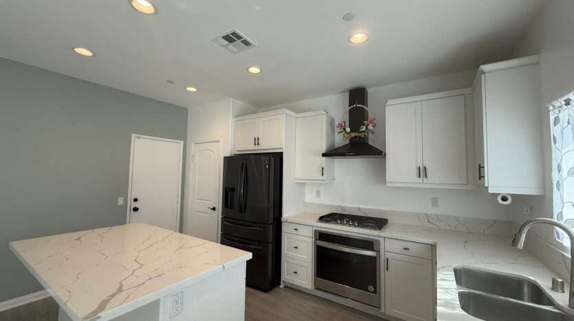 11799 Fresh Meadow Pl. - Victorville - California - 5 bed, 3 bath rental property