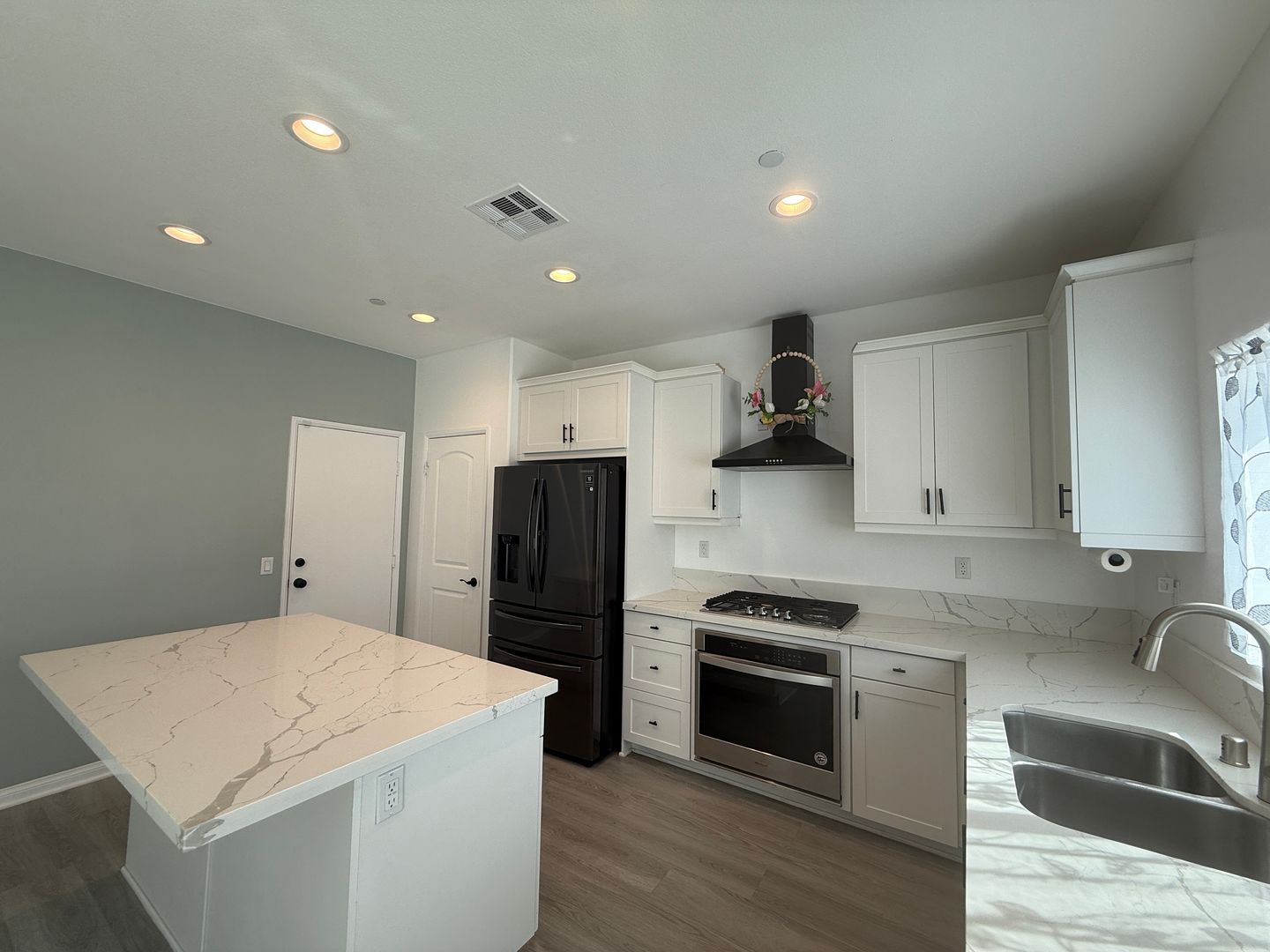 11799 Fresh Meadow Pl. - Victorville - California - 5 bed, 3 bath rental property