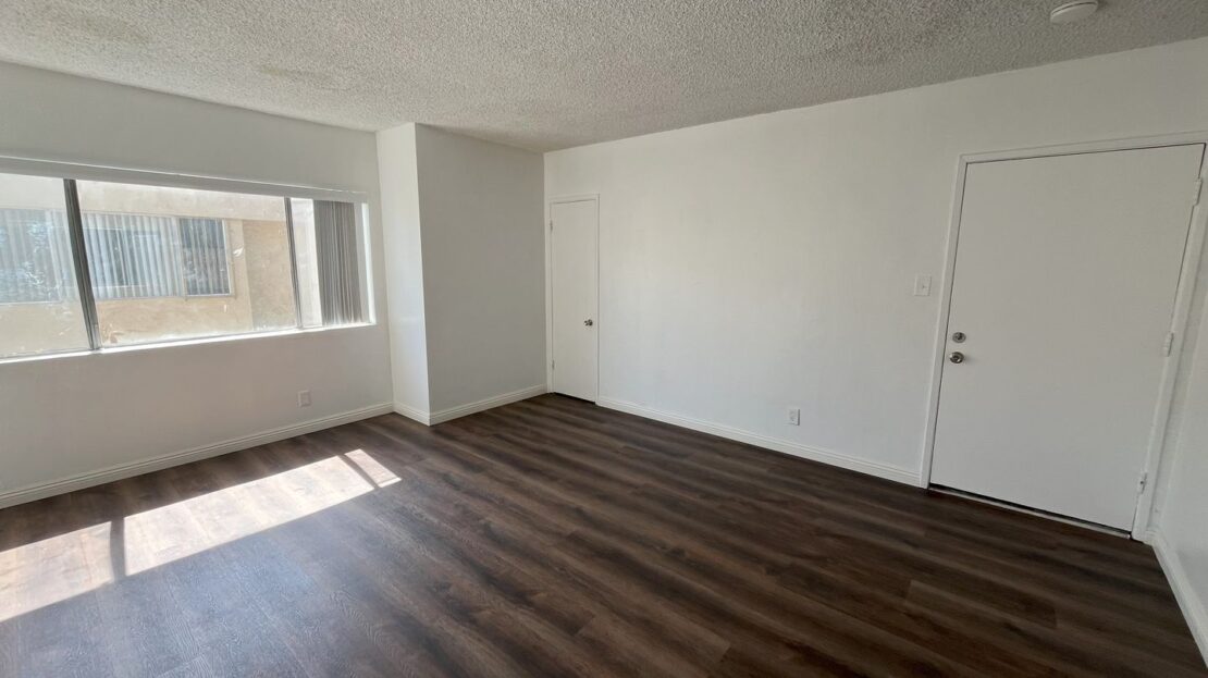1224 W 107th St - Apt 8  #8 - Los Angeles - California - 2 bed, 1 bath rental property