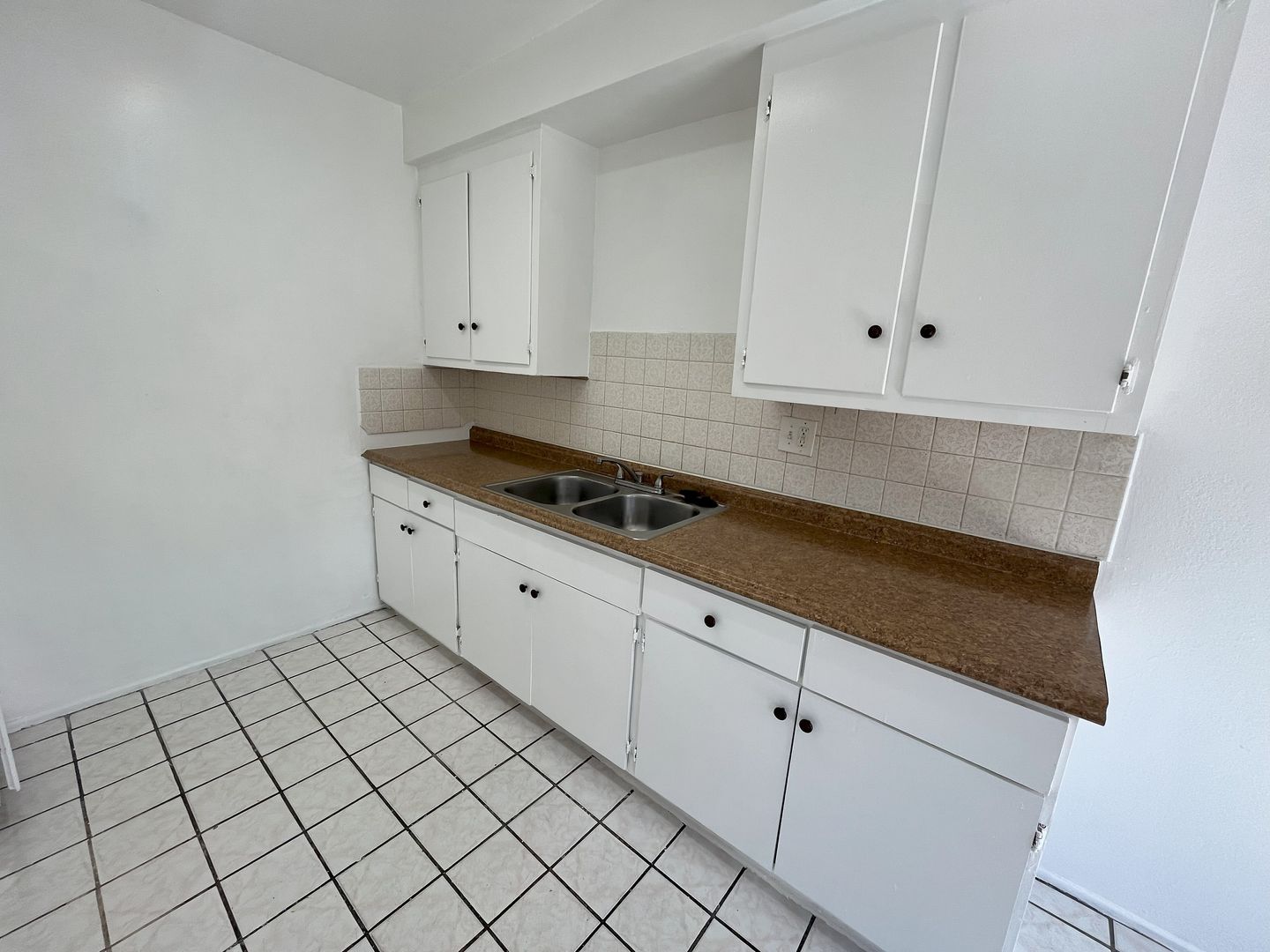1224 W 107th St - Apt 8  #8 - Los Angeles - California - 2 bed, 1 bath rental property