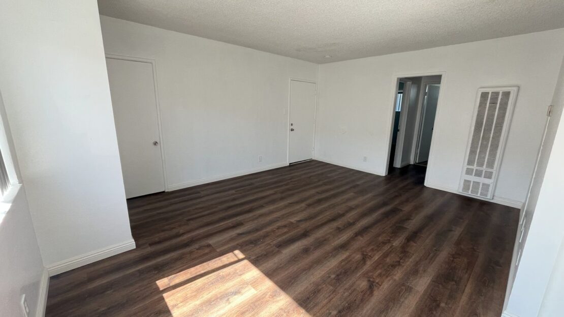 1224 W 107th St - Apt 8  #8 - Los Angeles - California - 2 bed, 1 bath rental property