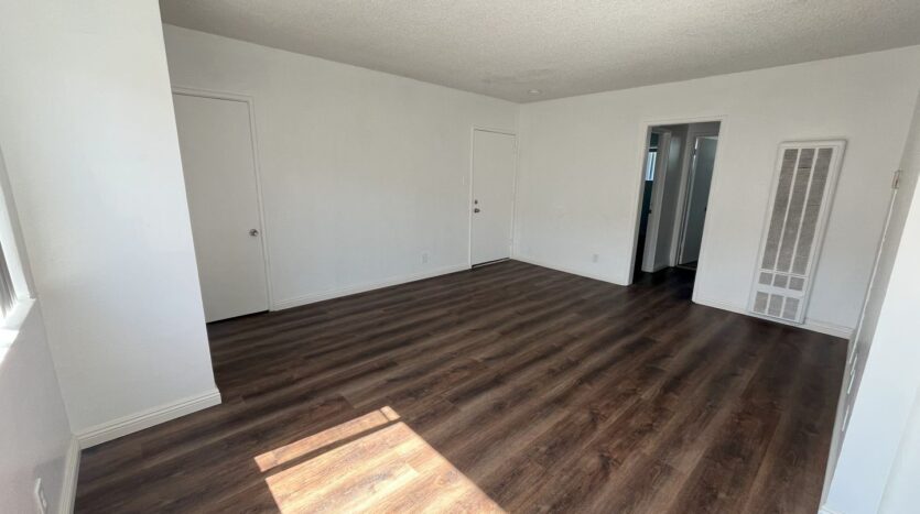 1224 W 107th St - Apt 8  #8 - Los Angeles - California - 2 bed, 1 bath rental property