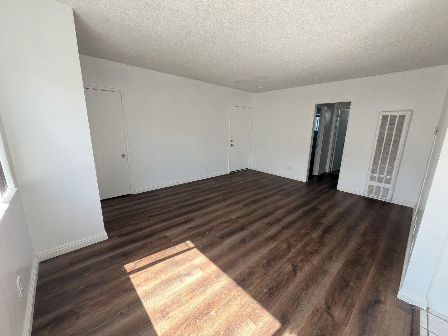1224 W 107th St - Apt 8  #8 - Los Angeles - California - 2 bed, 1 bath rental property