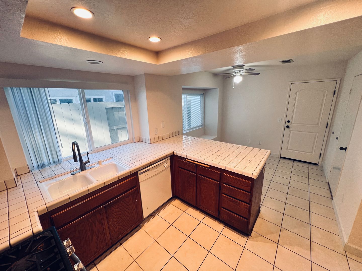 1271 Farmington Place - San Marcos - California - 3 bed, 2.5 bath rental property