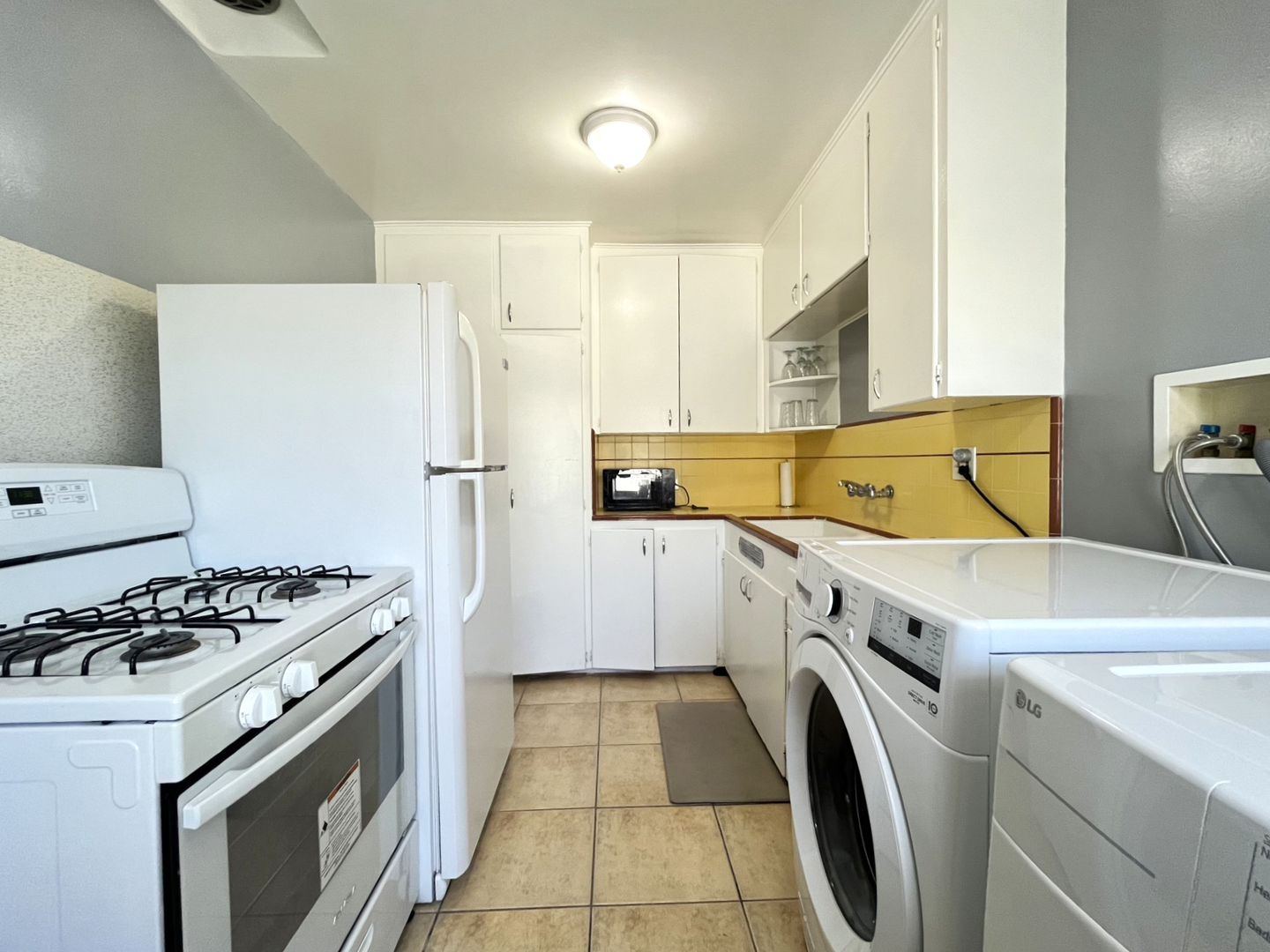 1283 N. Sierra Way  Unit 1283 - San Bernardino - California - 1 bed, 1 bath rental property