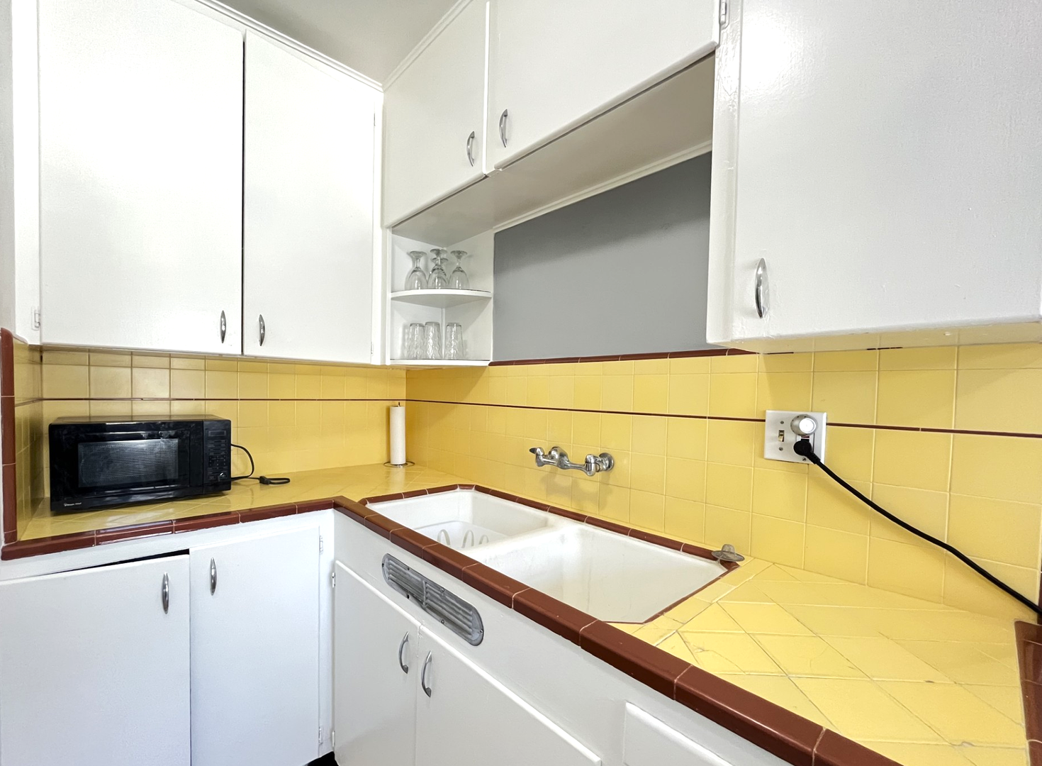 1283 N. Sierra Way  Unit 1283 - San Bernardino - California - 1 bed, 1 bath rental property