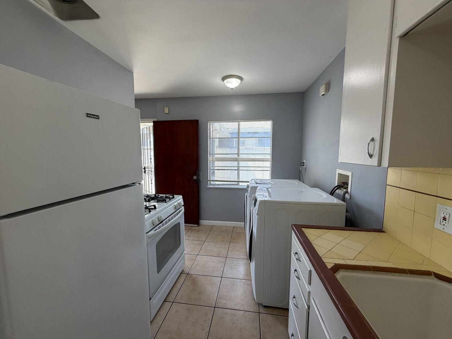 1283 N. Sierra Way  Unit 1283 - San Bernardino - California - 1 bed, 1 bath rental property