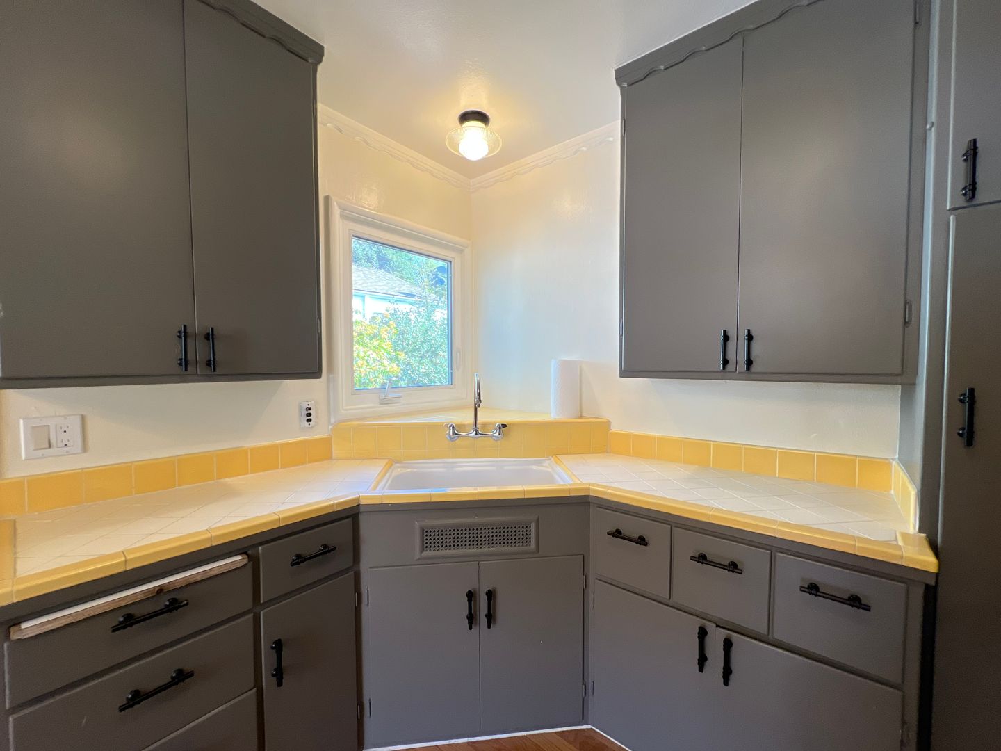 130 Marlow Drive - Oakland - California - 2 bed, 1 bath rental property