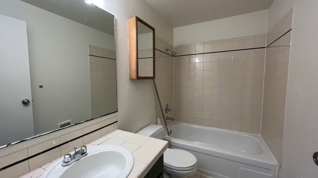 1315 21st St. - # 4 - Bellingham - Washington - 2 bed, 1 bath rental property