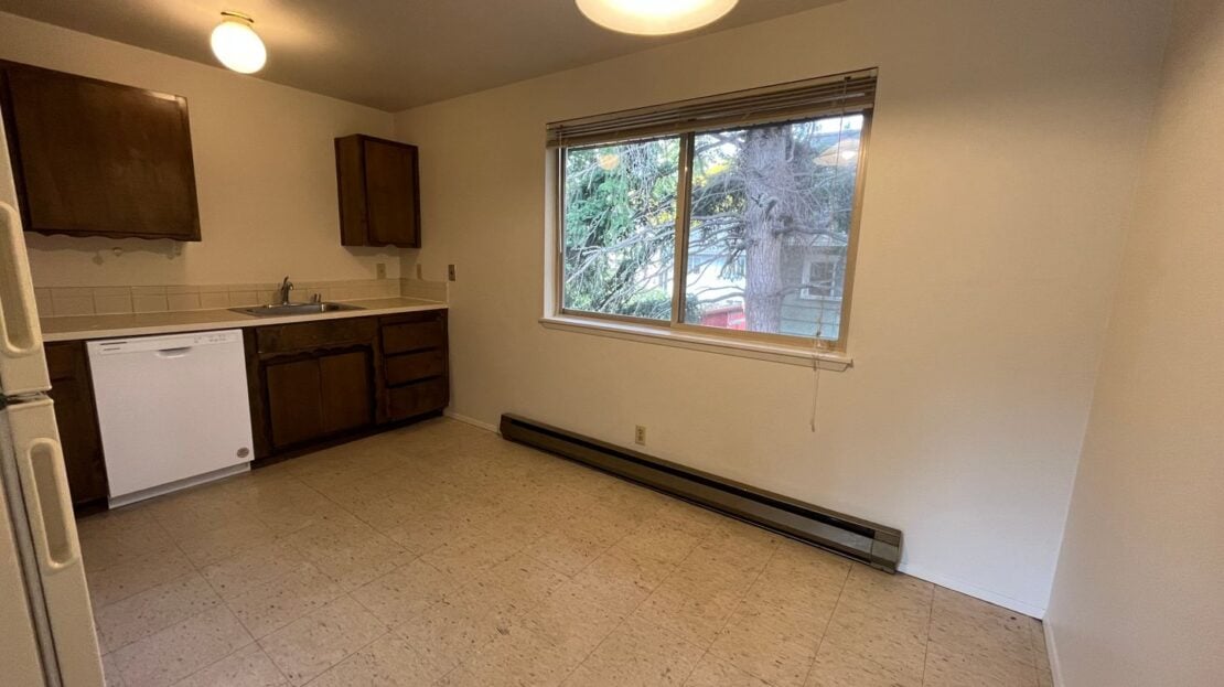 1315 21st St. - # 4 - Bellingham - Washington - 2 bed, 1 bath rental property