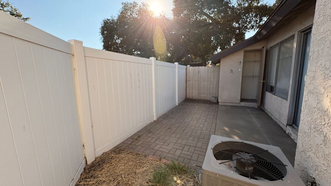 1330 E. Foothill Blvd.  Unit 4 - Glendora - California - 1 bed, 1 bath rental property