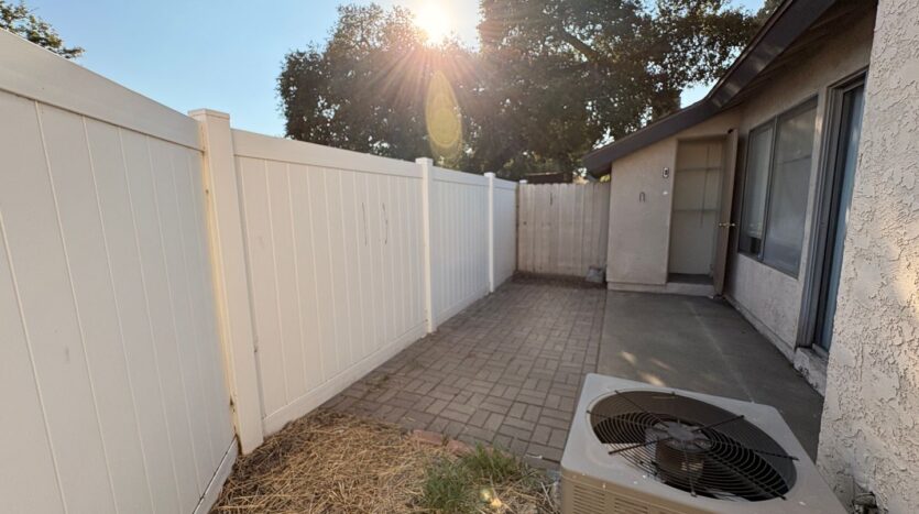 1330 E. Foothill Blvd.  Unit 4 - Glendora - California - 1 bed, 1 bath rental property