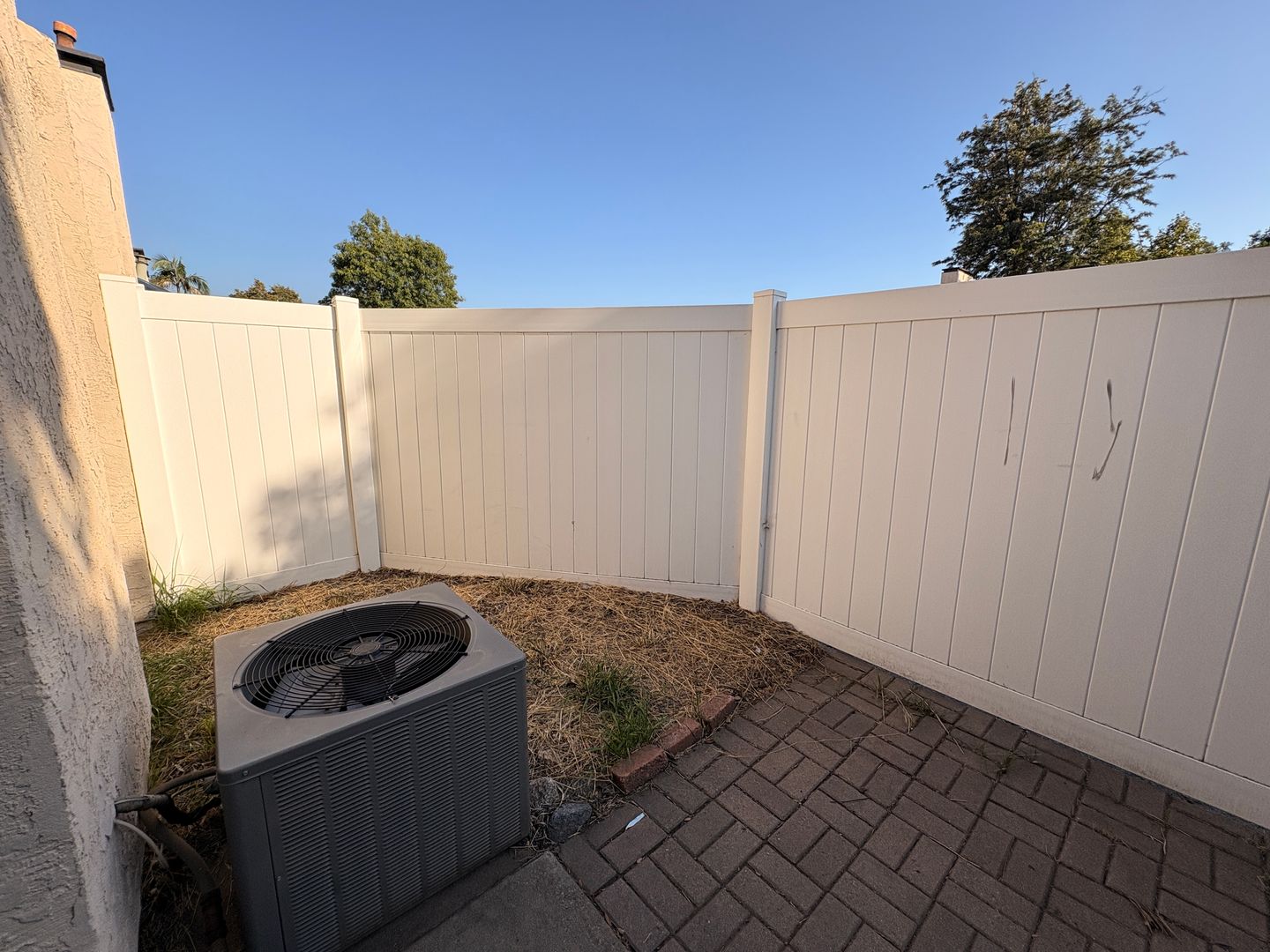 1330 E. Foothill Blvd.  Unit 4 - Glendora - California - 1 bed, 1 bath rental property
