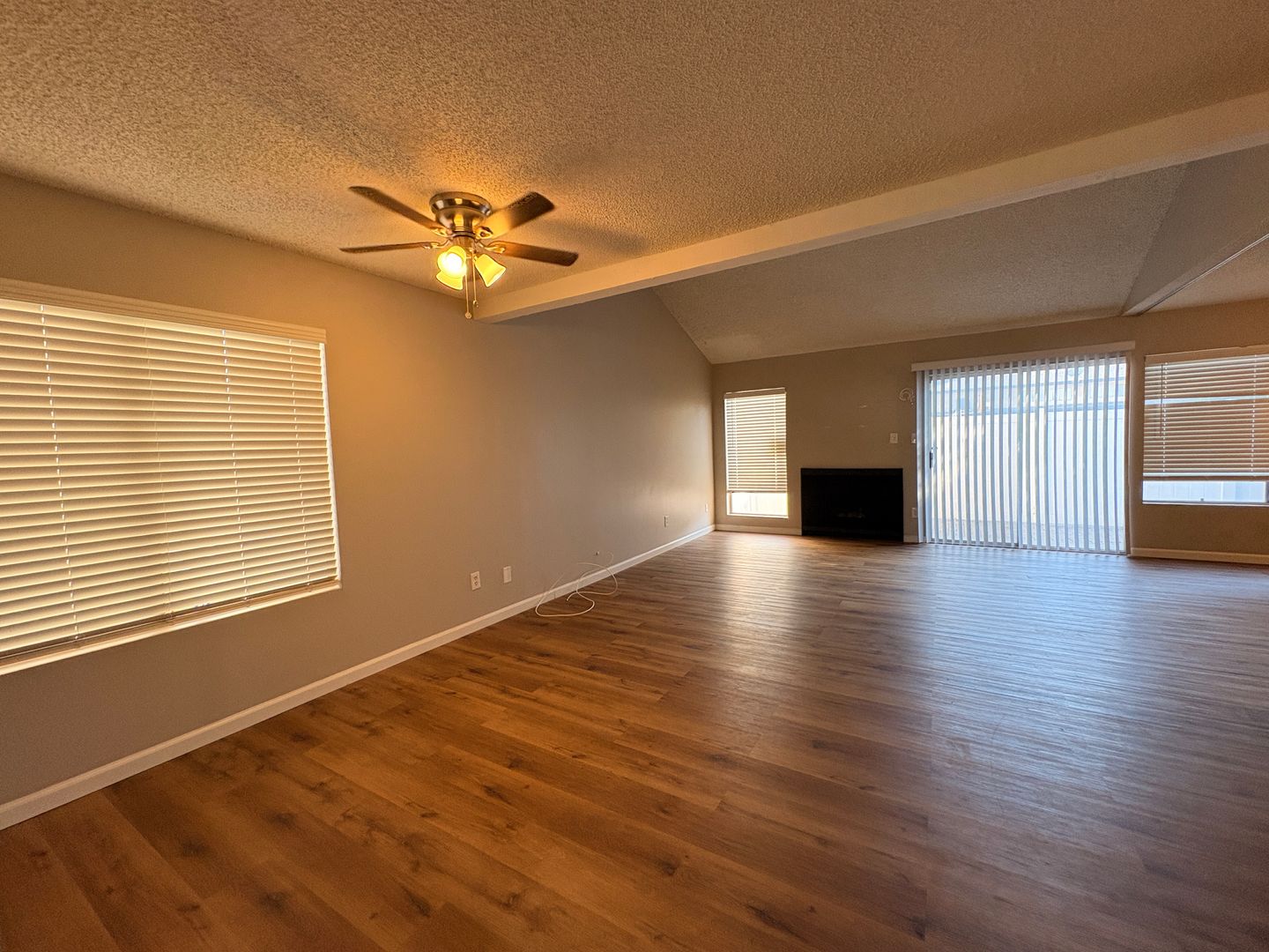 1330 E. Foothill Blvd.  Unit 4 - Glendora - California - 1 bed, 1 bath rental property