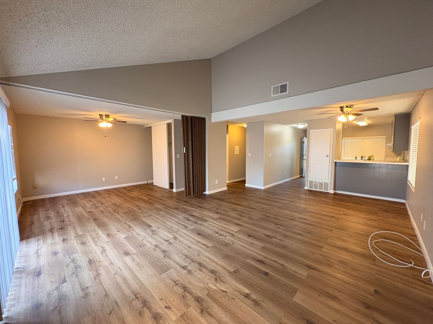 1330 E. Foothill Blvd.  Unit 4 - Glendora - California - 1 bed, 1 bath rental property