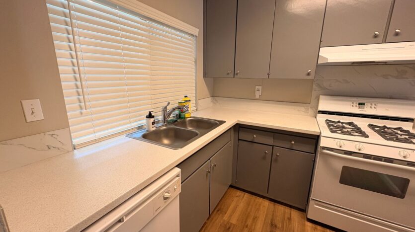 1330 E. Foothill Blvd.  Unit 4 - Glendora - California - 1 bed, 1 bath rental property