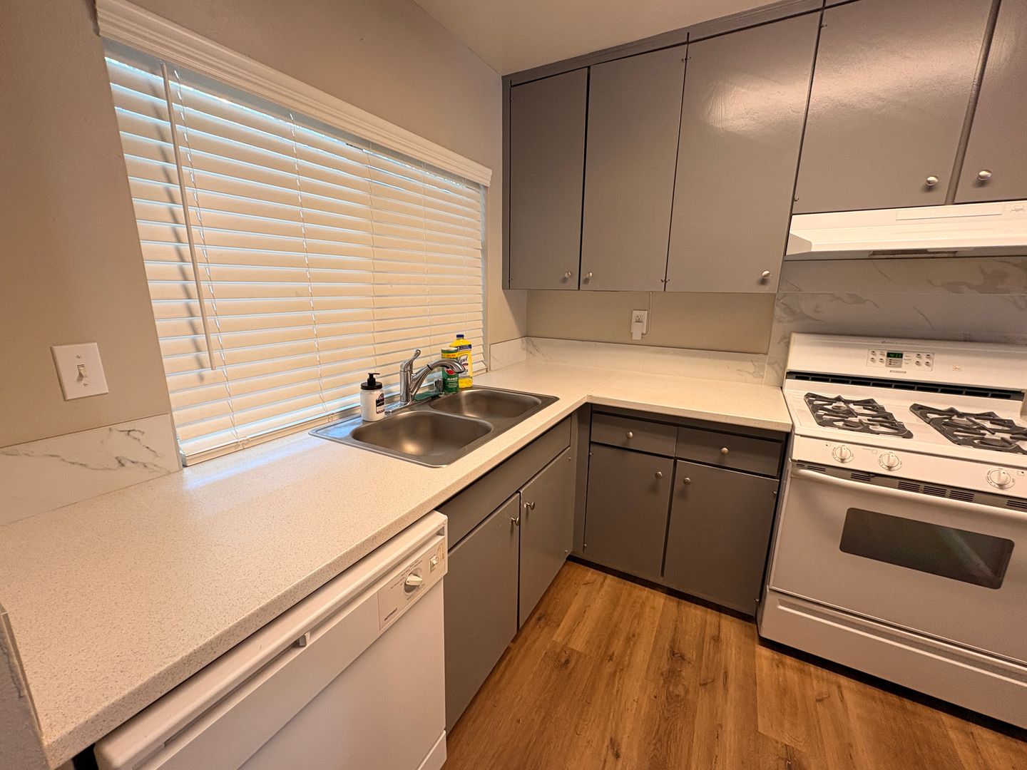 1330 E. Foothill Blvd.  Unit 4 - Glendora - California - 1 bed, 1 bath rental property