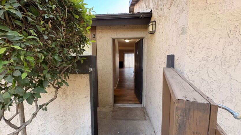 1330 E. Foothill Blvd.  Unit 4 - Glendora - California - 1 bed, 1 bath rental property