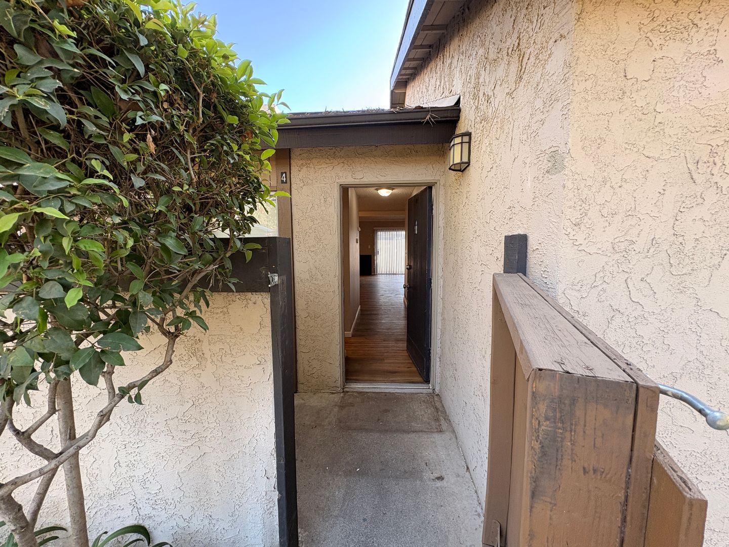 1330 E. Foothill Blvd.  Unit 4 - Glendora - California - 1 bed, 1 bath rental property