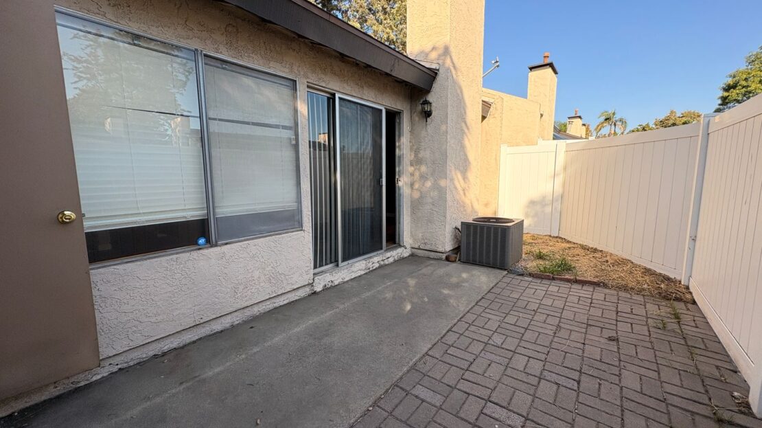 1330 E. Foothill Blvd.  Unit 4 - Glendora - California - 1 bed, 1 bath rental property