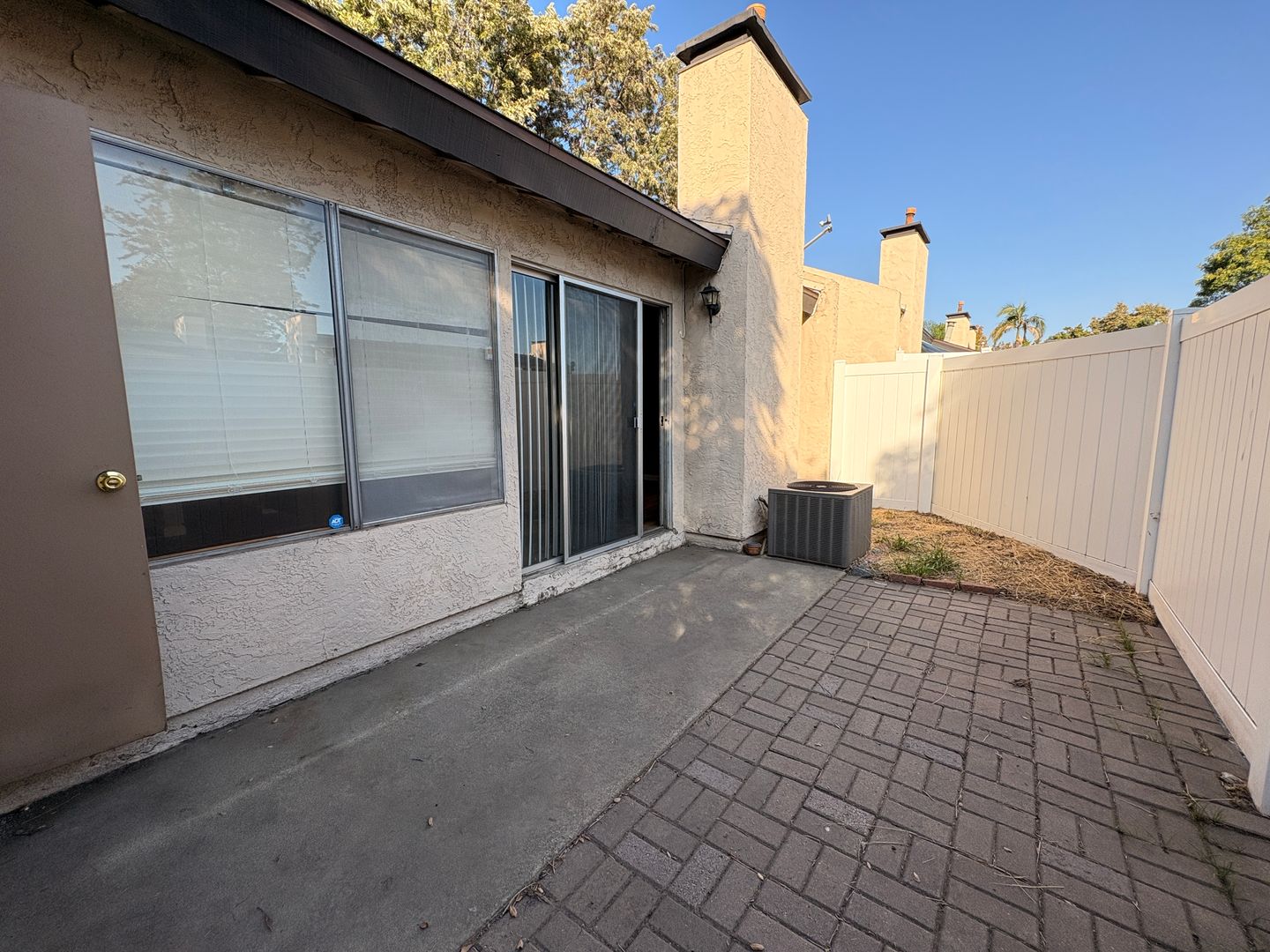 1330 E. Foothill Blvd.  Unit 4 - Glendora - California - 1 bed, 1 bath rental property