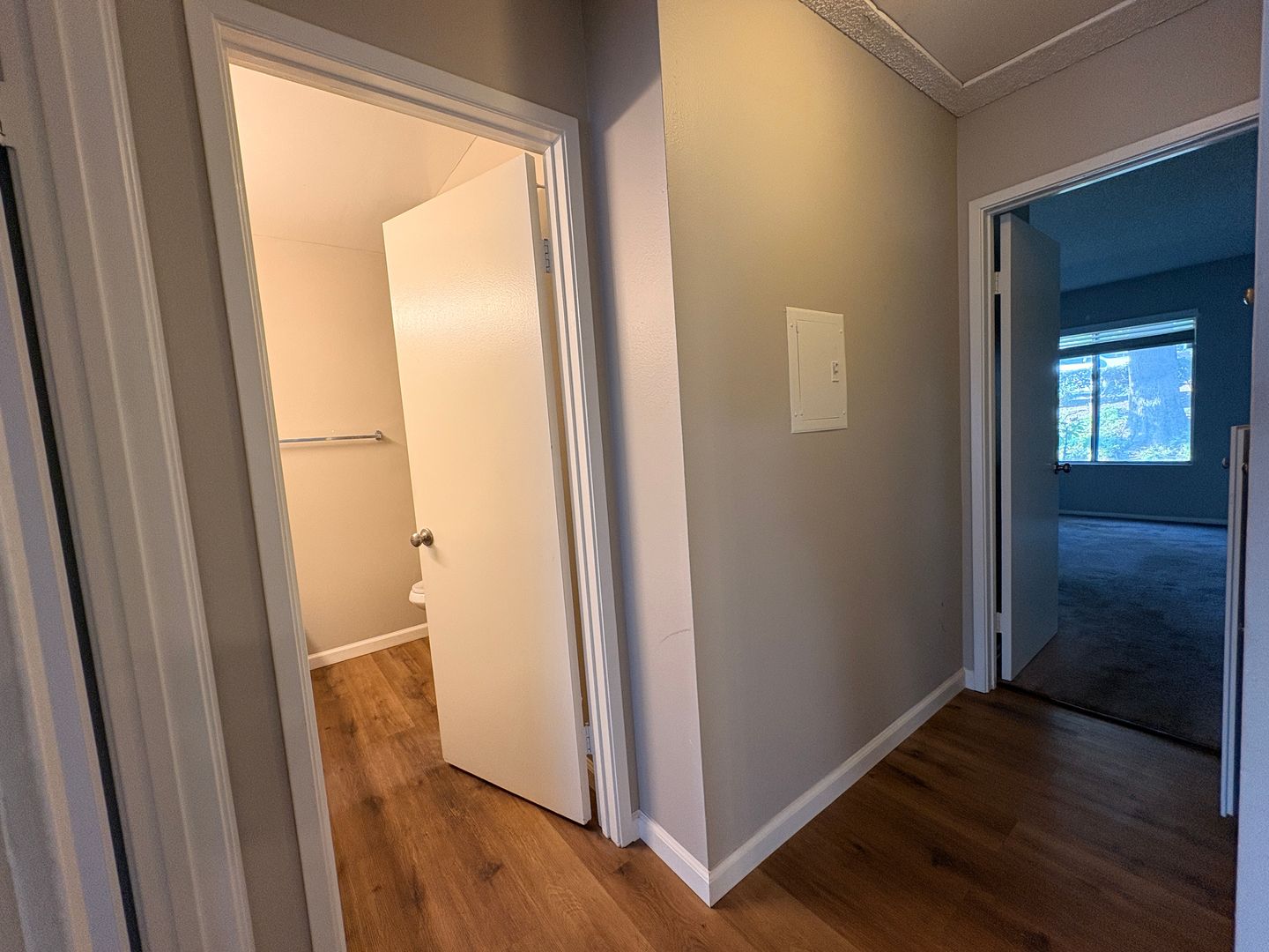 1330 E. Foothill Blvd.  Unit 4 - Glendora - California - 1 bed, 1 bath rental property