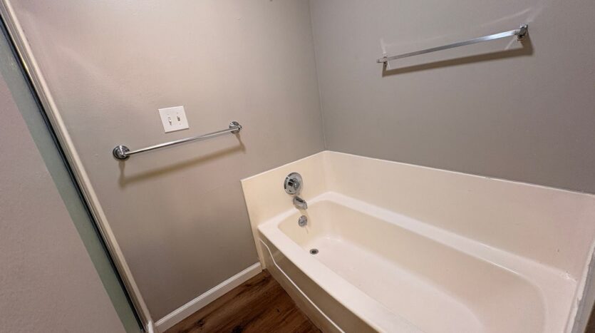 1330 E. Foothill Blvd.  Unit 4 - Glendora - California - 1 bed, 1 bath rental property