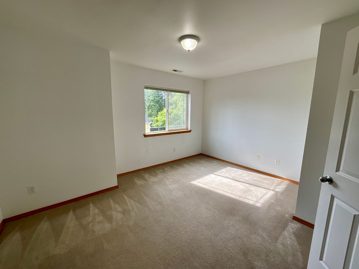 13407 11th Ave W - Everett - Washington - 5 bed, 3.5 bath rental property