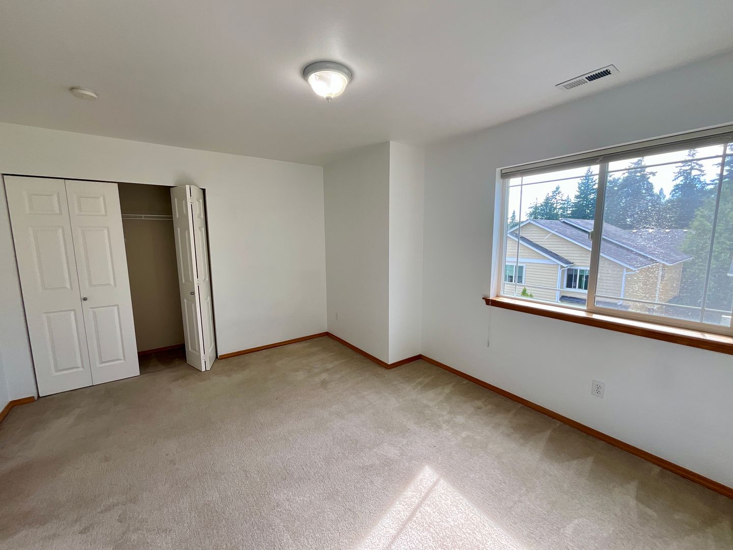 13407 11th Ave W - Everett - Washington - 5 bed, 3.5 bath rental property