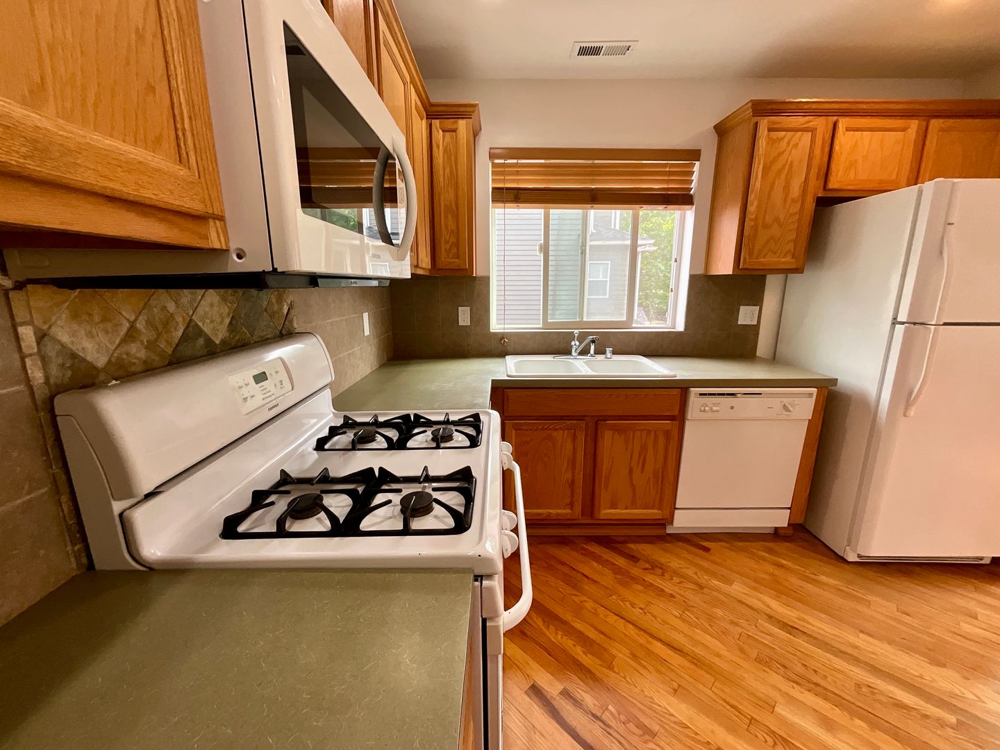 13407 11th Ave W - Everett - Washington - 5 bed, 3.5 bath rental property