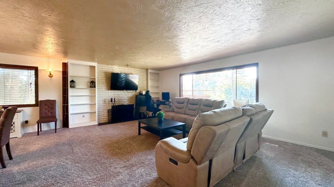 13570 Shireva Dr.  - Lake Oswego - Oregon - 3 bed, 2.5 bath rental property