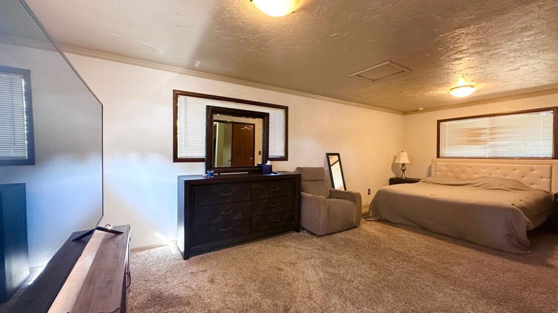 13570 Shireva Dr.  - Lake Oswego - Oregon - 3 bed, 2.5 bath rental property