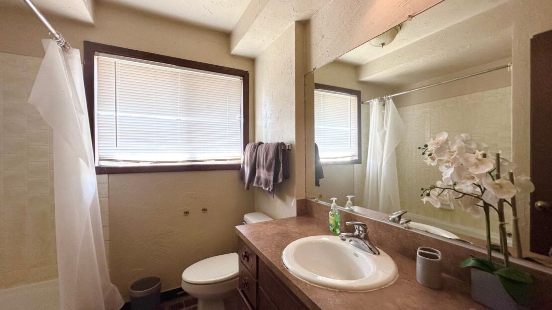 13570 Shireva Dr.  - Lake Oswego - Oregon - 3 bed, 2.5 bath rental property